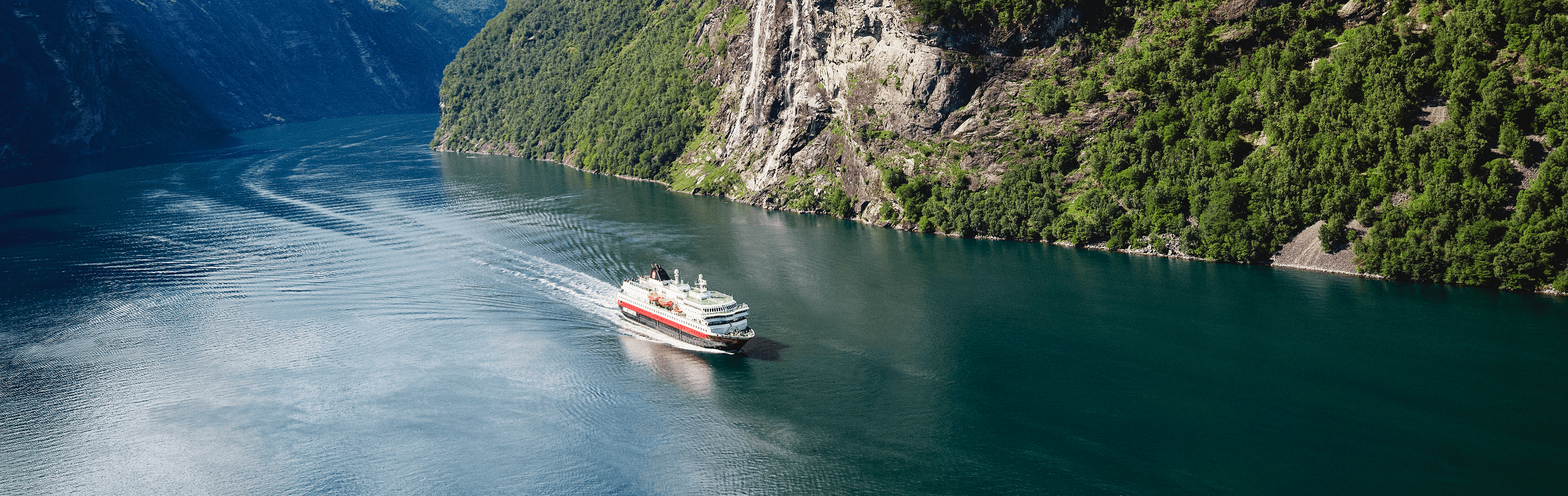 HX Hurtigruten Expeditions